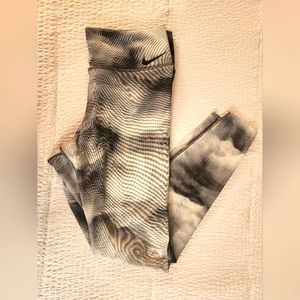 Nike Dri Fit Mesh Leggings Size L